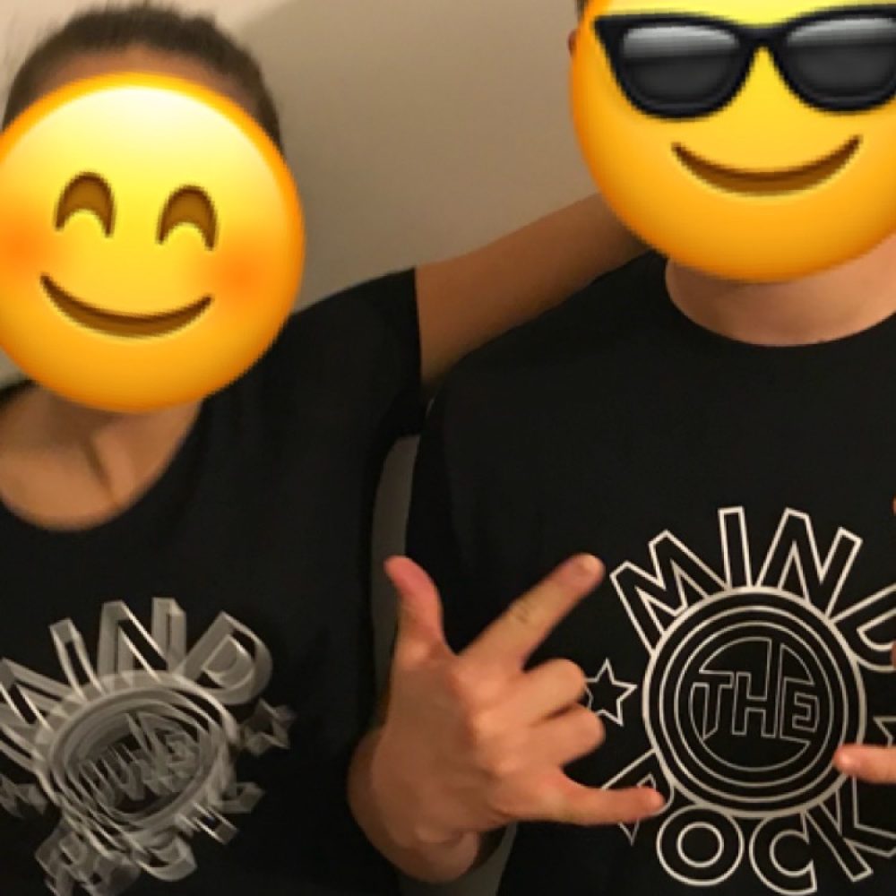 Anita e Mattia_tshirt_Mind the Rock_emoticon