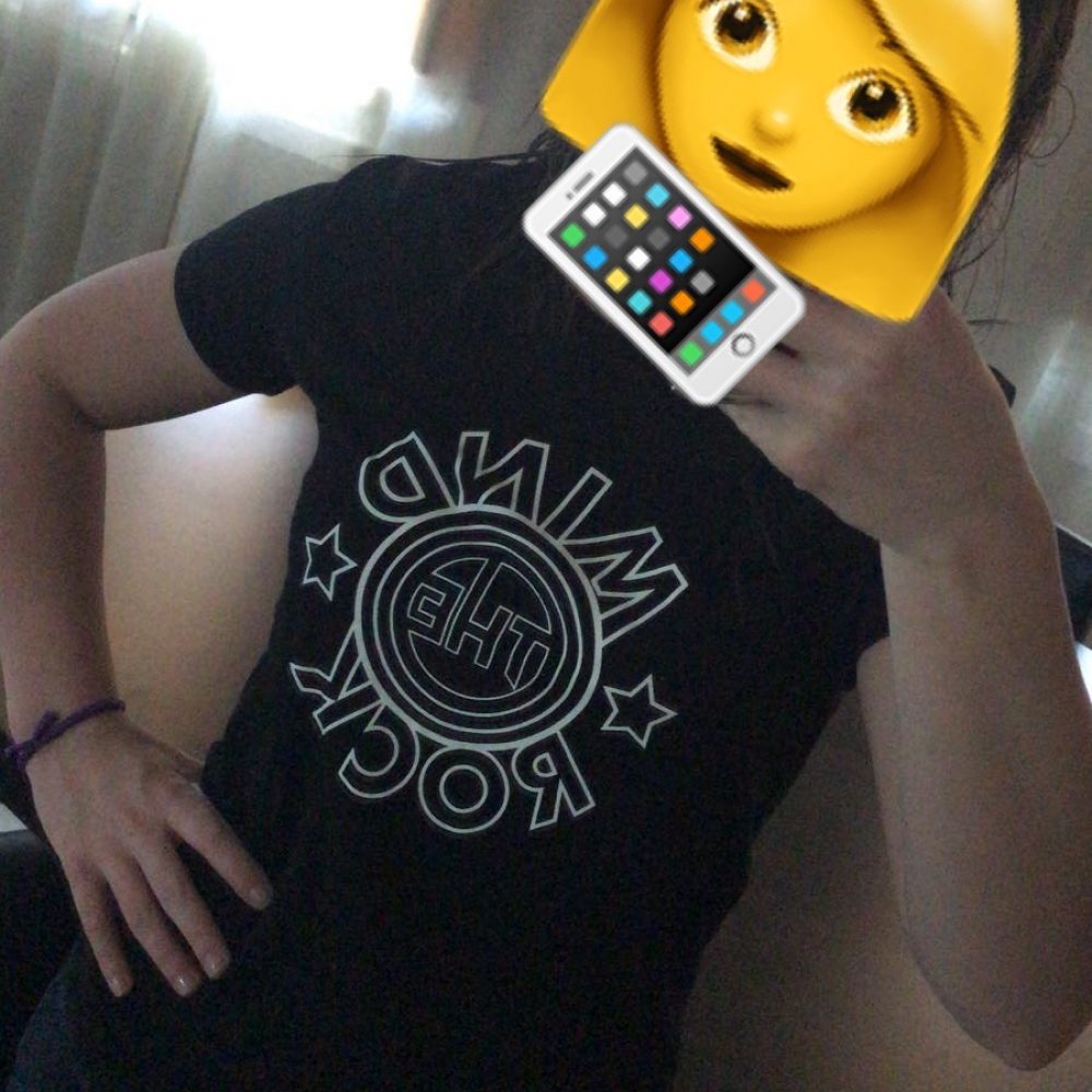 Camilla_tshirt_Mind the Rock_emoticon