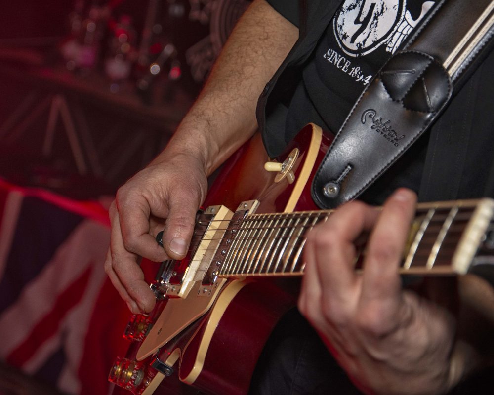 Paolo_dettaglio chitarra copia
